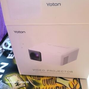 Yoton Video Projector